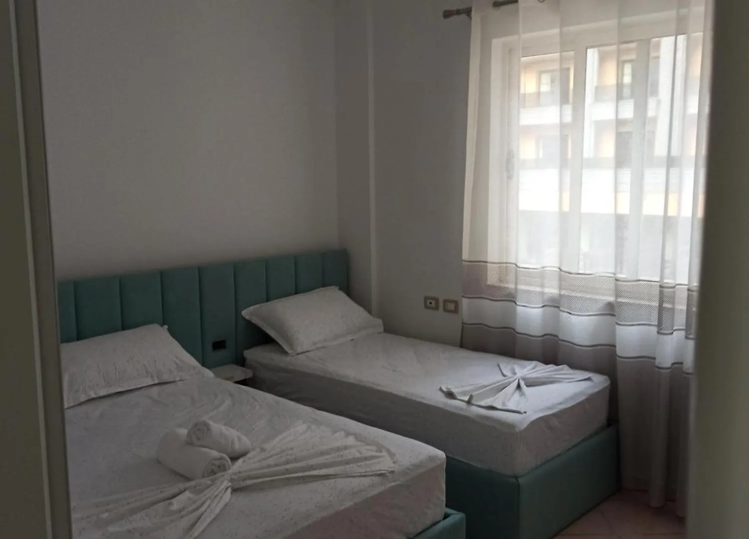 Apartament Mali Robit Mediu 05 Golem  Albania